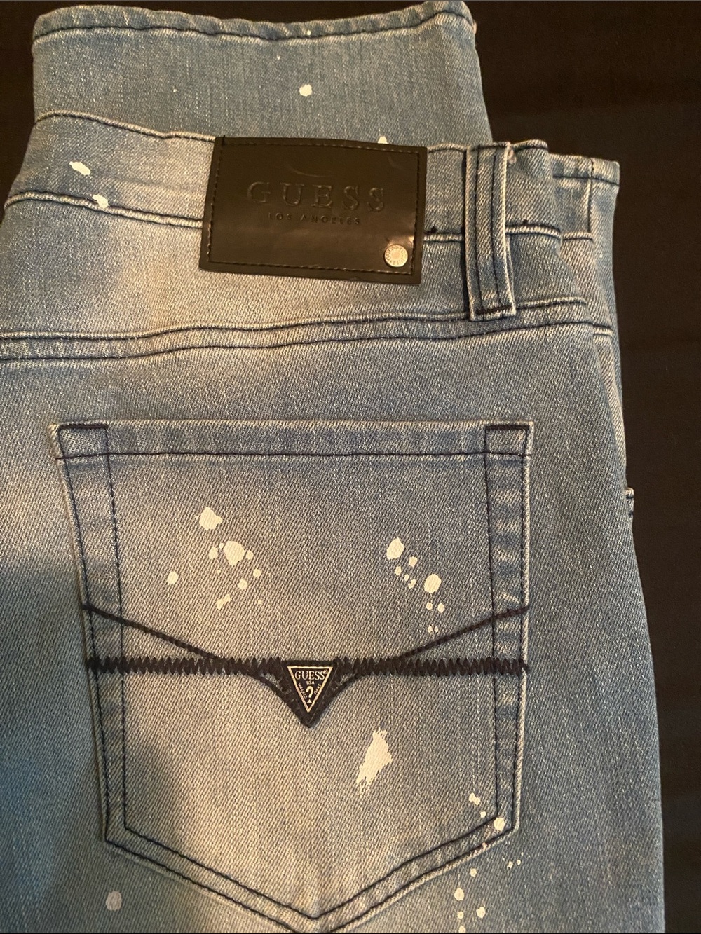 GUESS Men’s Light Blue Slim Jeans with White Paint-Splatter
